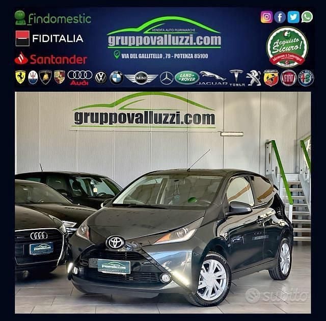 Usata Toyota Aygo X-clusiv 69 CV (50 kW) 2016 Grigio Utilitaria