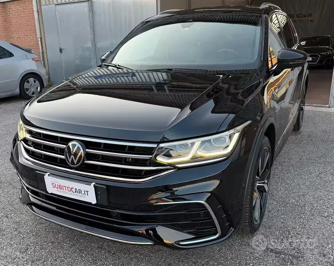 Usata VW Tiguan Allspace R-line 200 CV (147 kW) 2022 Nero SUV