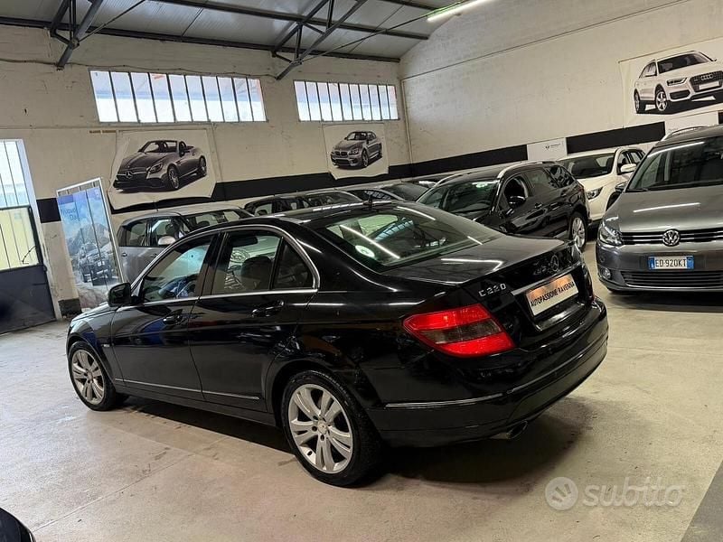 Usata Mercedes C220 Avantgarde 170 CV (125 kW) 2009 Nero Berlina