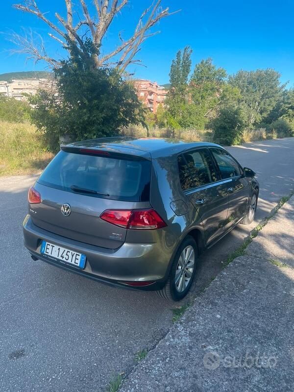 Grigio Usata 2013 VW Golf VII Tre volumi | 6000 € (Ottimo prezzo) - Immagine 1/4
