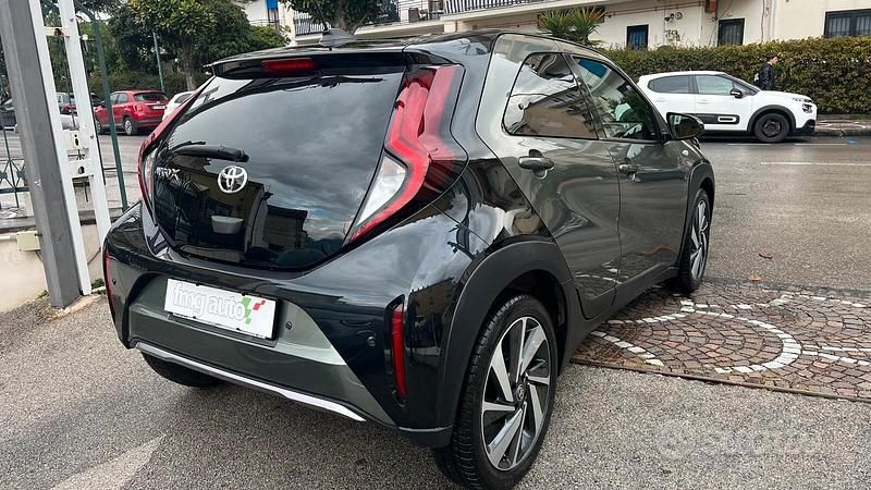 Usata Toyota Aygo X Lounge 72 CV (52 kW) 2022 Verde SUV