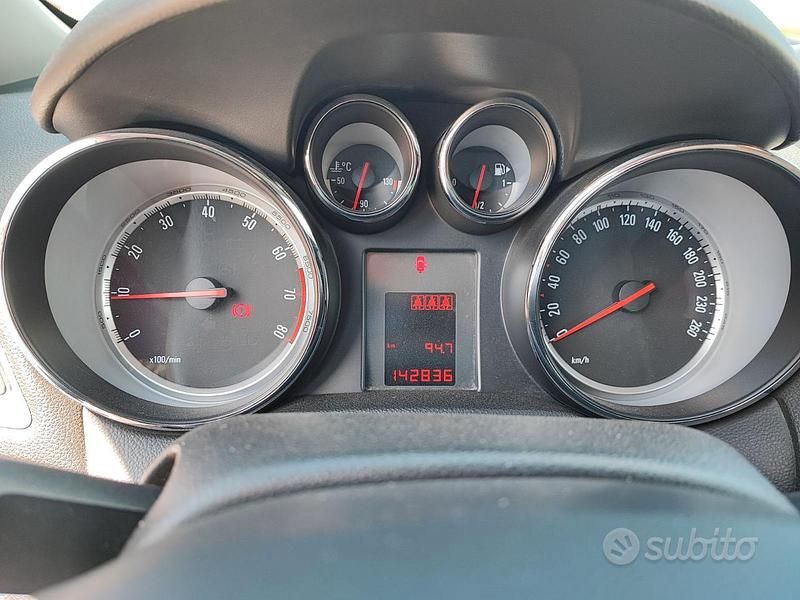 Usata Opel Mokka 140 CV (102 kW) 2015 Grigio SUV