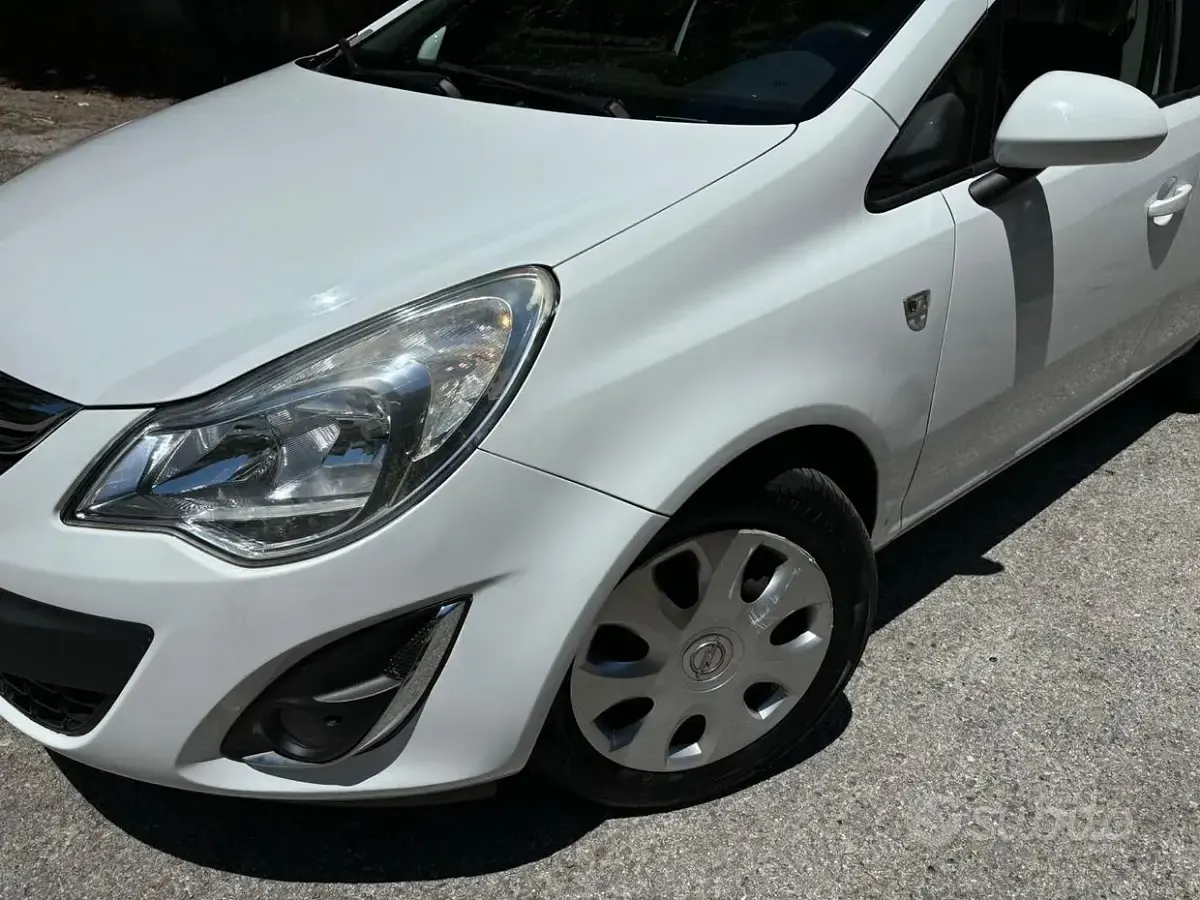 Usata Opel Corsa 85 CV (62 kW) 2013 Grigio Utilitaria
