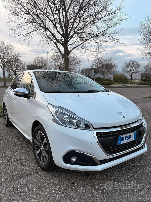 Usata Peugeot 208 Allure 2017 Bianco Utilitaria