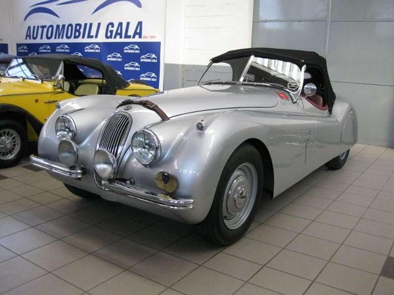 Usata Jaguar XK 182 CV (133 kW) 1953 Argento Cabrio