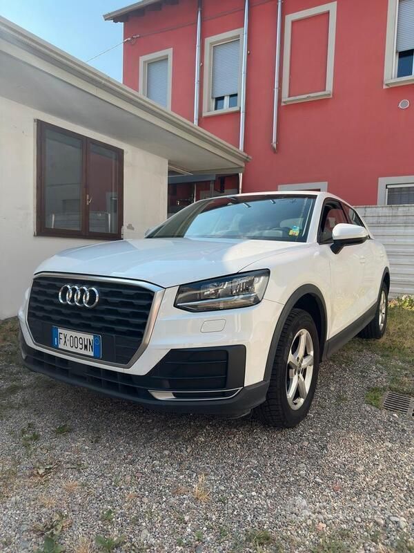 Usata Audi Q2 Business 116 CV (85 kW) 2019 Bianco SUV