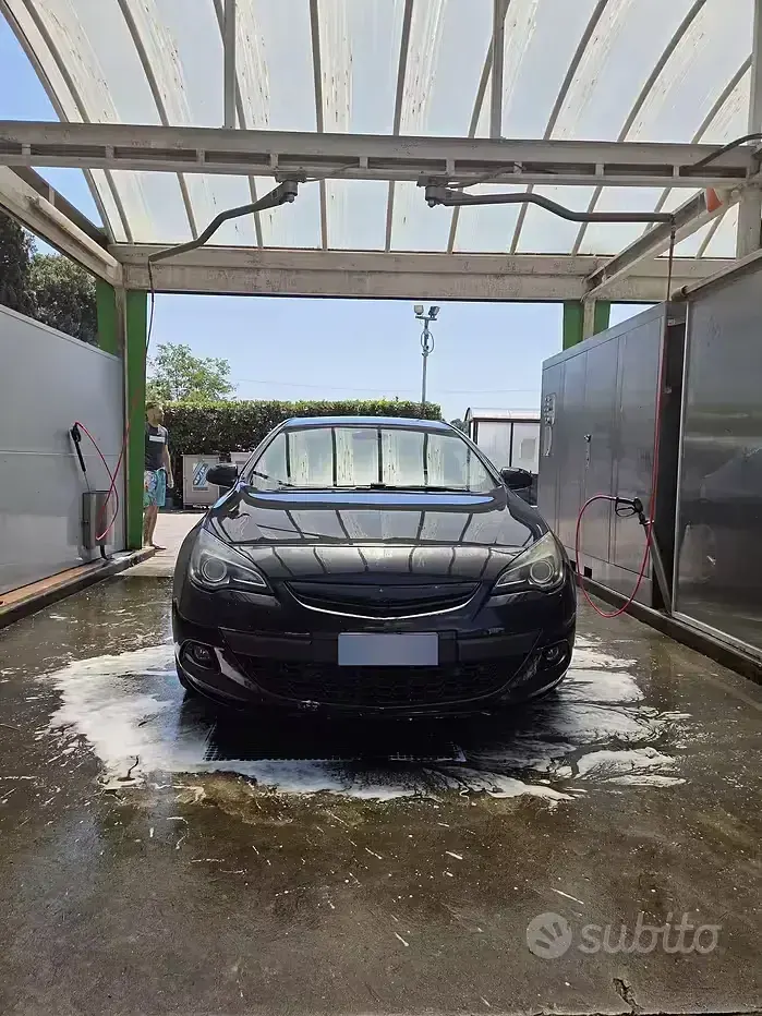 Usata Opel Astra GTC Cosmo 165 CV (121 kW) 2012 Nero Berlina