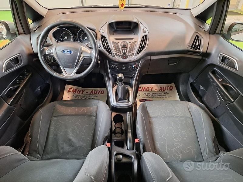 Begagnad Ford B-MAX 75 HK (55 kW) 2014 Silver Minibuss