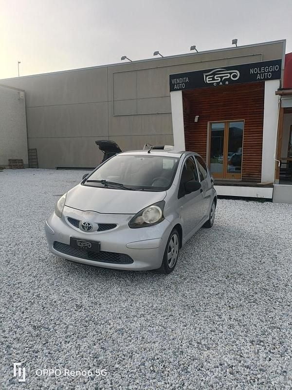 Usata Toyota Aygo 68 CV (50 kW) 2008 Grigio Utilitaria