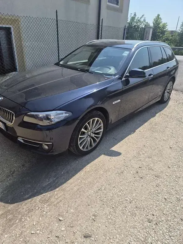 Usata BMW 525 Comfort Edition 218 CV (160 kW) 2014 Bluazzurro Station wagon