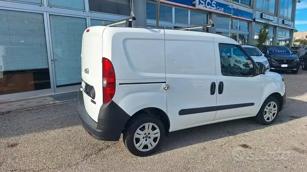 Usata Fiat Doblò 95 CV (69 kW) 2020 Bianco Monovolume