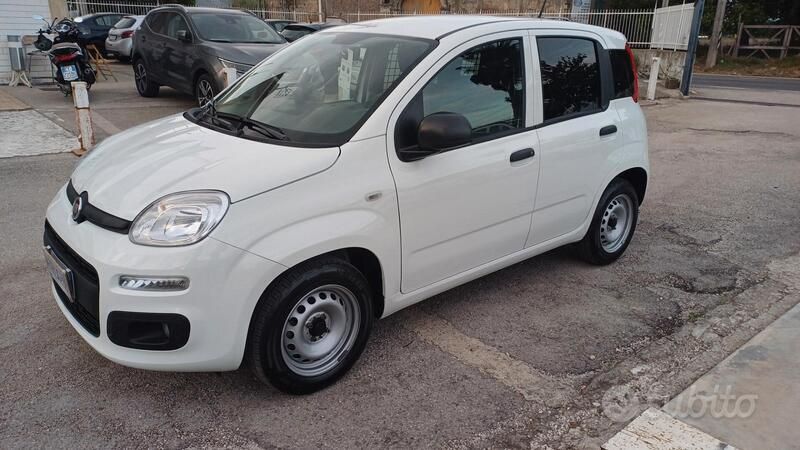 Usata Fiat Panda Street 70 CV (51 kW) 2022 Bianco Utilitaria