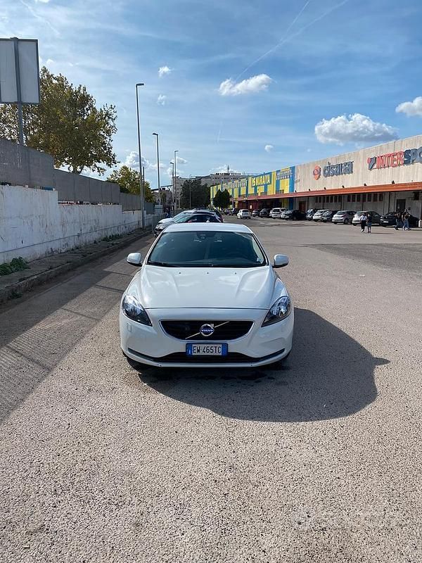 Usata Volvo V40 115 CV (84 kW) 2014 Bianco Berlina