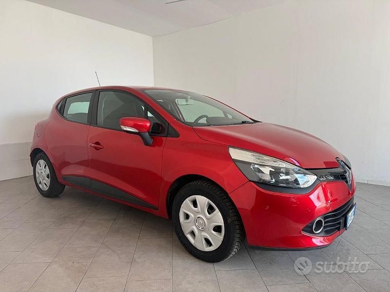 Usata Renault Clio IV 75 CV (55 kW) 2013 Bordeaux Berlina