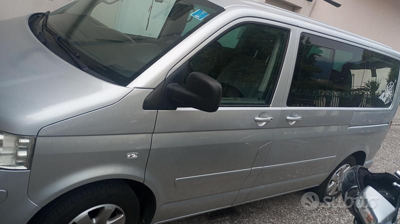 Usata VW Multivan 174 CV (127 kW) 2006 Grigio Furgone