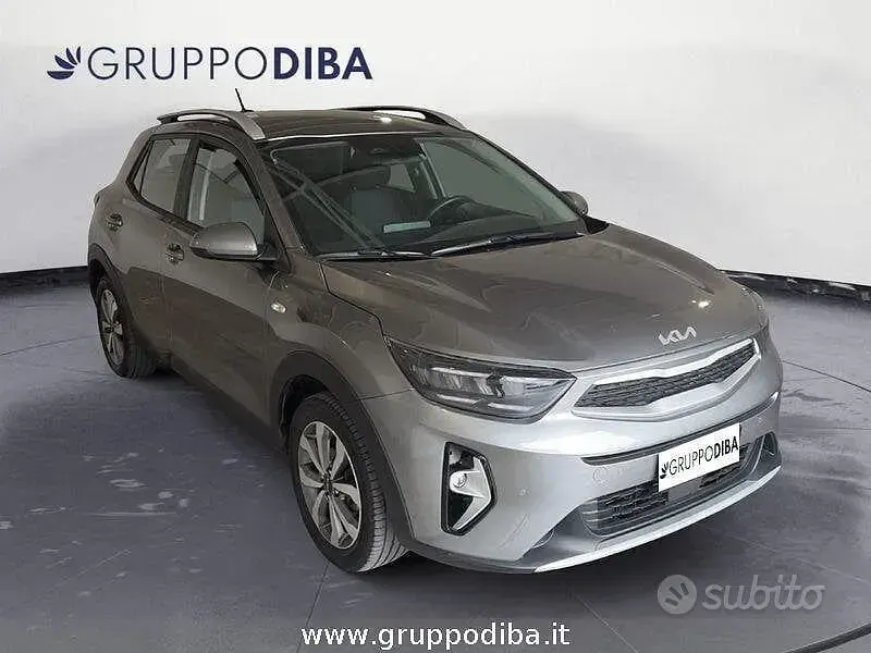Usata Kia Stonic Style 84 CV (61 kW) 2024 Grigio SUV