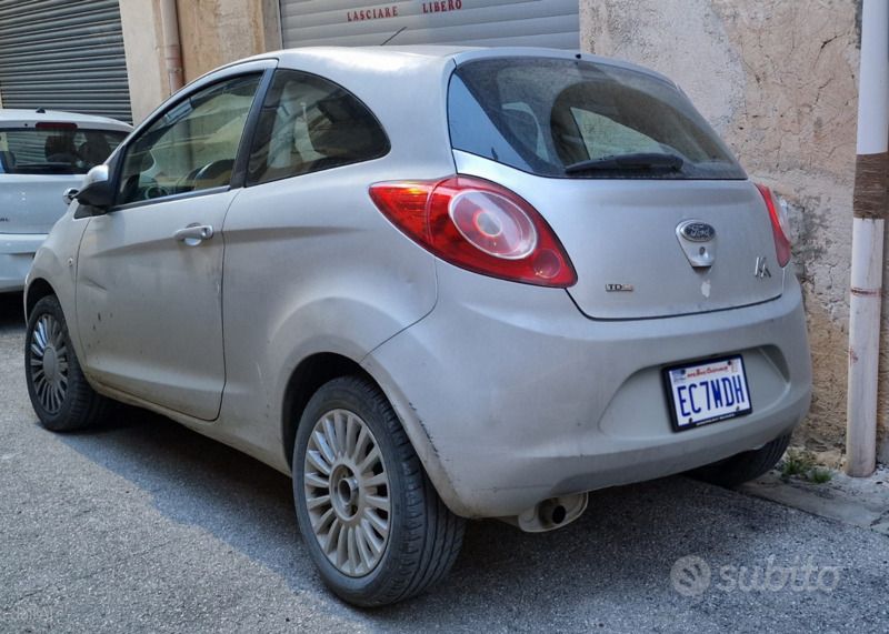 Usata Ford Ka 75 CV (55 kW) 2010 Grigio Utilitaria
