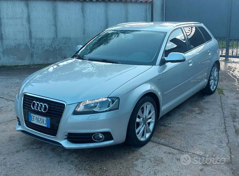 Usata Audi A3 Sportback Ambiente 105 CV (77 kW) 2011 Grigio Utilitaria
