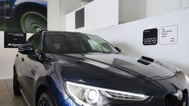 Usata Alfa Romeo Stelvio Veloce 209 CV (153 kW) 2021 Blu/azzurro SUV