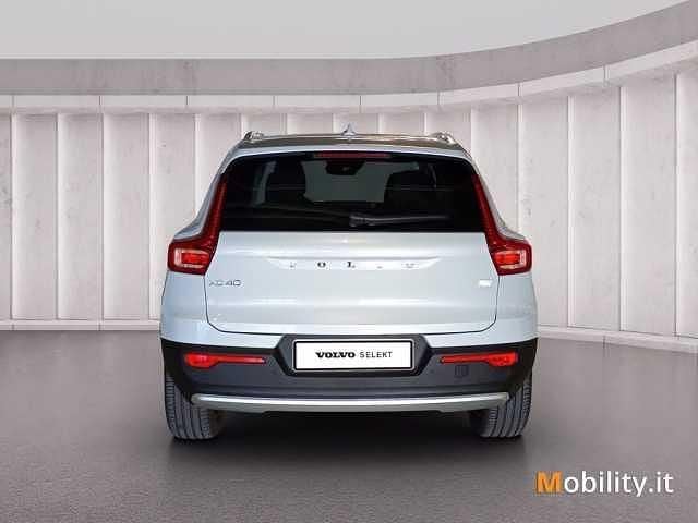 Usata Volvo XC40 132 CV (97 kW) 2022 Grigio SUV