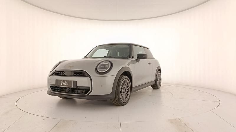 Usata Mini Cooper Classic 156 CV (114 kW) 2024 Grigio Utilitaria