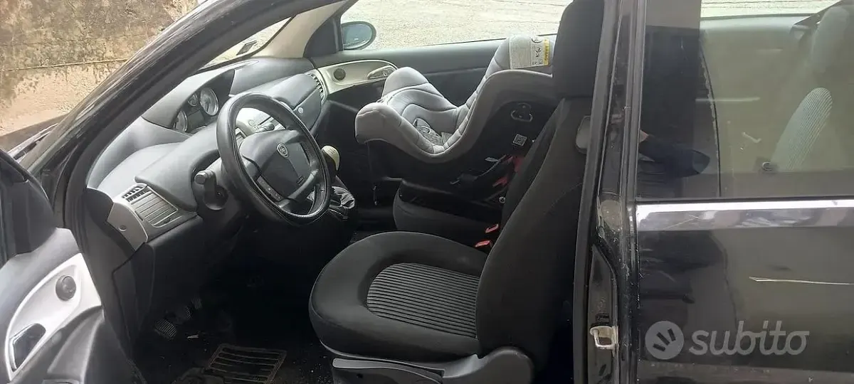 Usata Lancia Ypsilon 75 CV (55 kW) 2008 Nero Utilitaria
