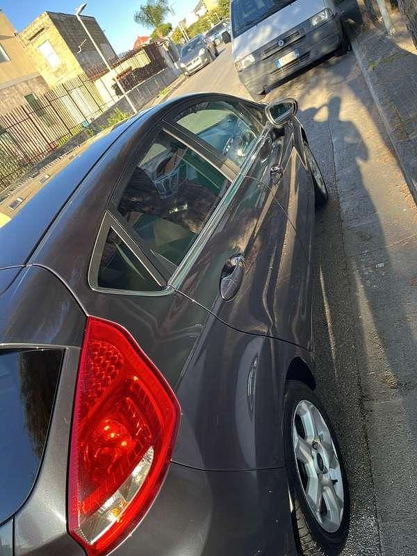 Usata Ford Fiesta Titanium 68 CV (50 kW) 2010 Berlina