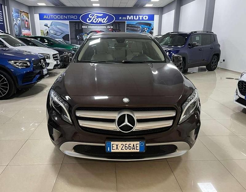 Usata Mercedes GLA220 170 CV (125 kW) 2014 Marrone metallizzato SUV