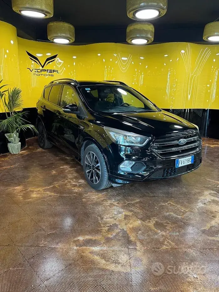 Usata Ford Kuga ST-Line 120 CV (88 kW) 2019 Nero SUV