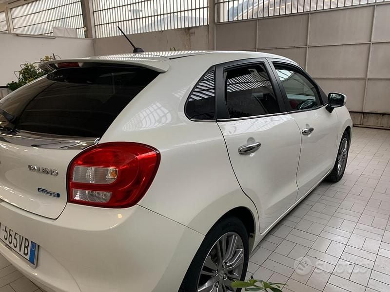 Usata Suzuki Baleno 89 CV (65 kW) 2018 Bianco Utilitaria