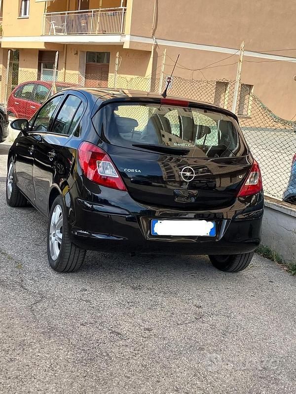 Usata Opel Corsa 2008 Nero Utilitaria
