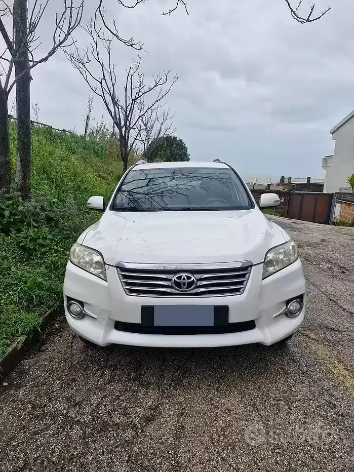 Usata Toyota RAV4 150 CV (110 kW) 2010 Bianco SUV