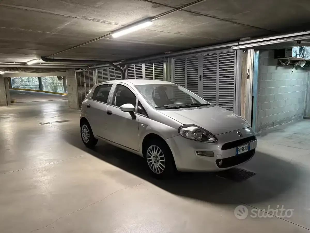 Usata Fiat Grande Punto 69 CV (50 kW) 2015 Grigio Utilitaria
