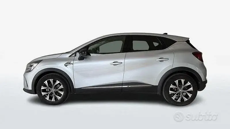 Usata Renault Captur Techno 94 CV (69 kW) 2023 Grigio SUV