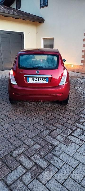 Usata Lancia Ypsilon 60 CV (44 kW) 2007 Rosso Utilitaria