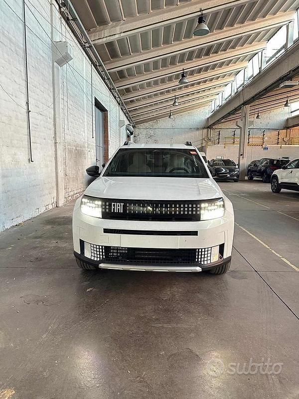 Nuova Fiat Grande Panda La Prima 110 CV (80 kW) 2025 Bianco pastello Utilitaria