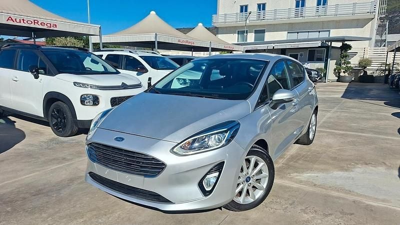 Argento Usata 2018 Ford Fiesta Titanium Tre volumi | 8900 € (Super prezzo) - Immagine 1/4