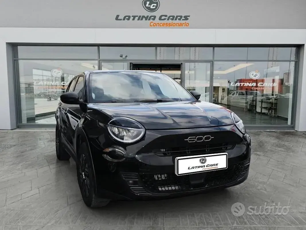 Usata Fiat 600 La Prima 145 CV (106 kW) 2025 Nero SUV