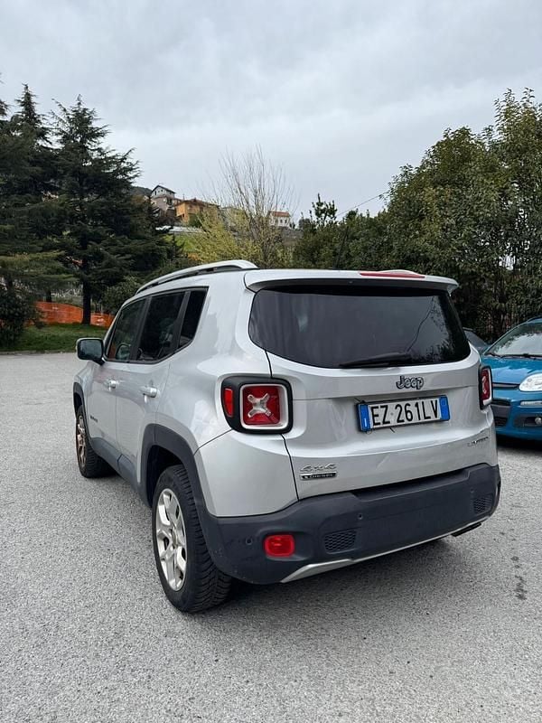 Gebraucht Jeep Renegade Limited 140 PS (102 kW) 2015 Silber SUV