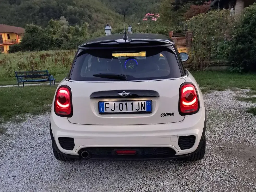 Usado Mini Cooper Hype 136 HP (100 kW) 2017 Branco Citadino