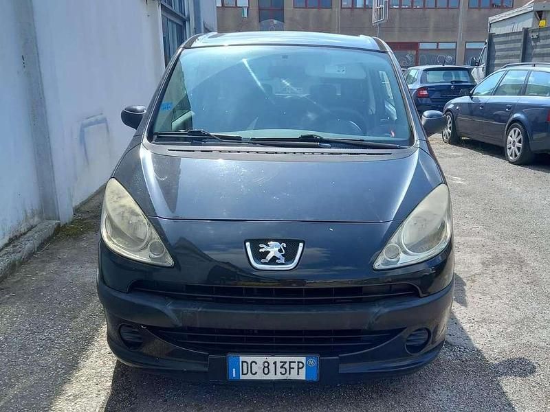 Usata Peugeot 1007 68 CV (50 kW) 2006 Nero Monovolume