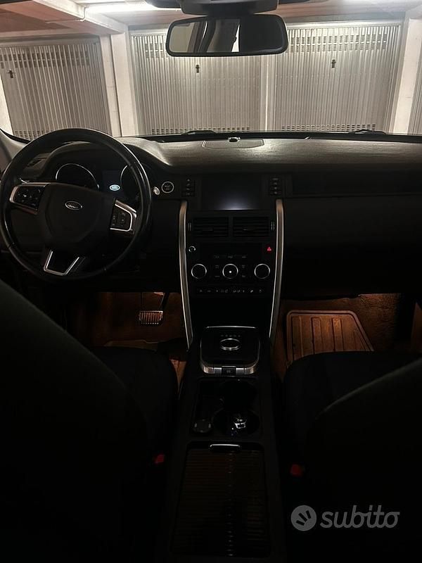 Usata Land Rover Discovery Sport Black Edition 150 CV (110 kW) 2017 Grigio SUV
