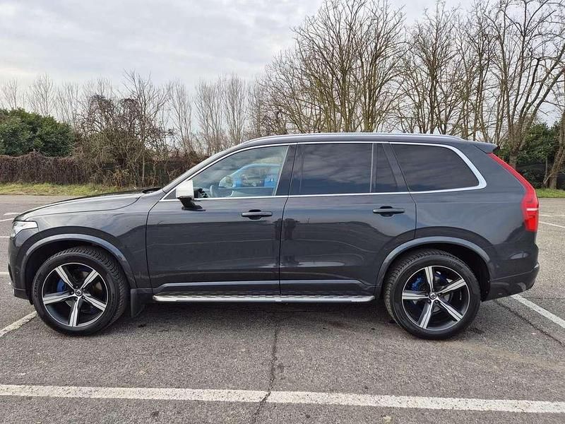 Käytetty Volvo XC90 R-Design 190 HP (139 kW) 2017 Katumaasturi