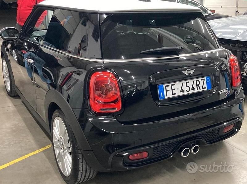 Usata Mini Cooper SD Business 170 CV (125 kW) 2016 Nero Utilitaria