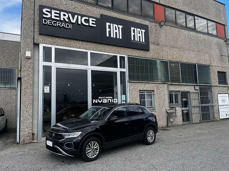 Usata VW T-Roc Life 110 CV (80 kW) 2022 Nero SUV