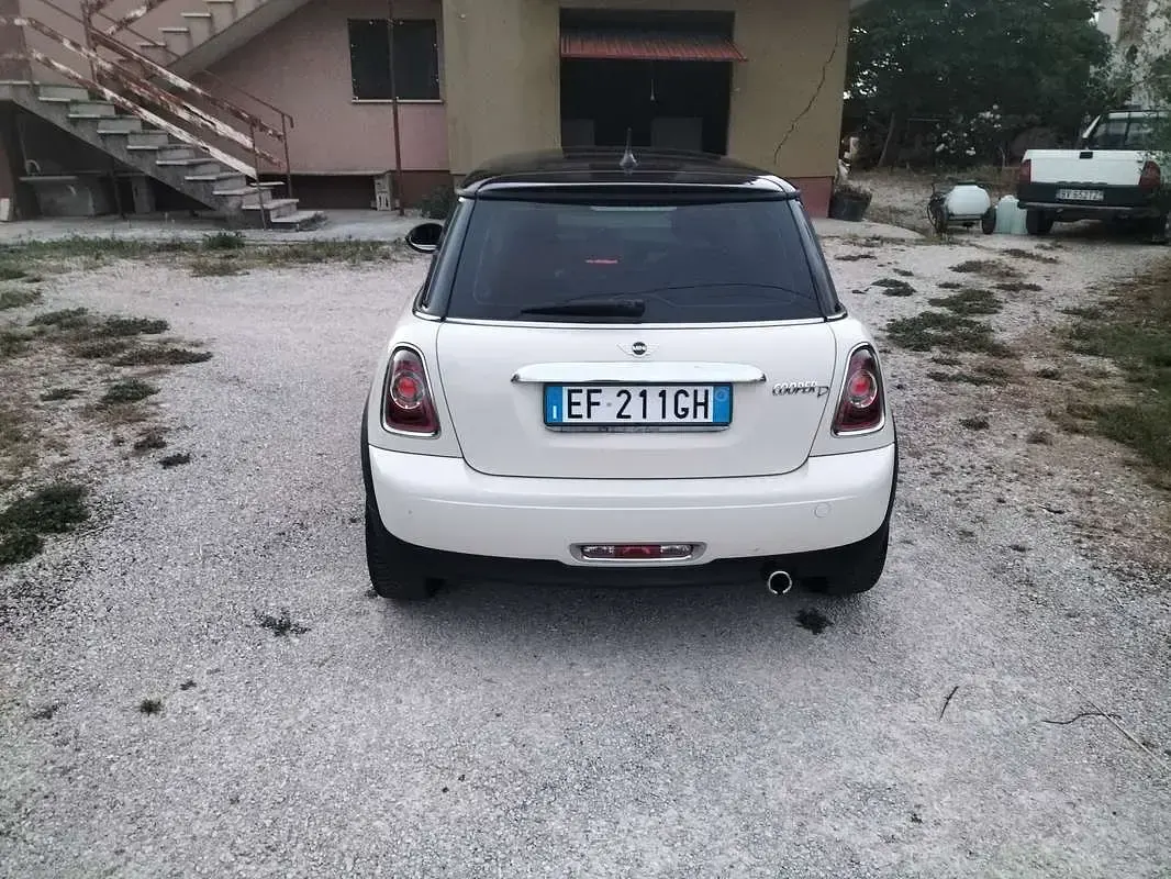 Usata Mini Cooper D 112 CV (82 kW) 2010 Utilitaria
