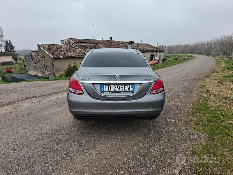 Usata Mercedes C220 170 CV (125 kW) 2016 Grigio Berlina