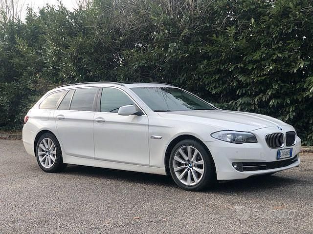 Usata BMW 525 Luxury Line 218 CV (160 kW) 2013 Bianco Station wagon