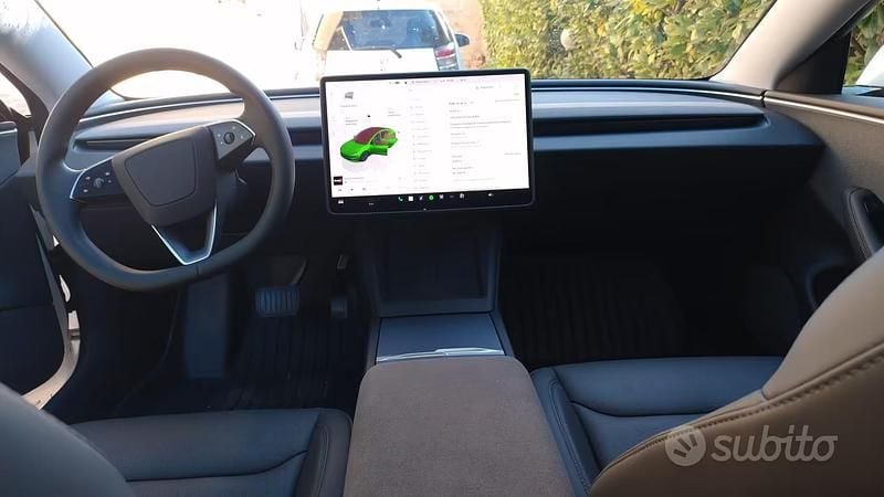 Usata Tesla Model 3 RWD 235 kW (320 CV) 2025 Bianco Berlina