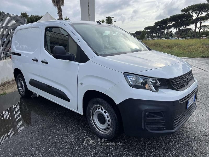Usata Peugeot Partner 102 CV (75 kW) 2022 Bianco Monovolume